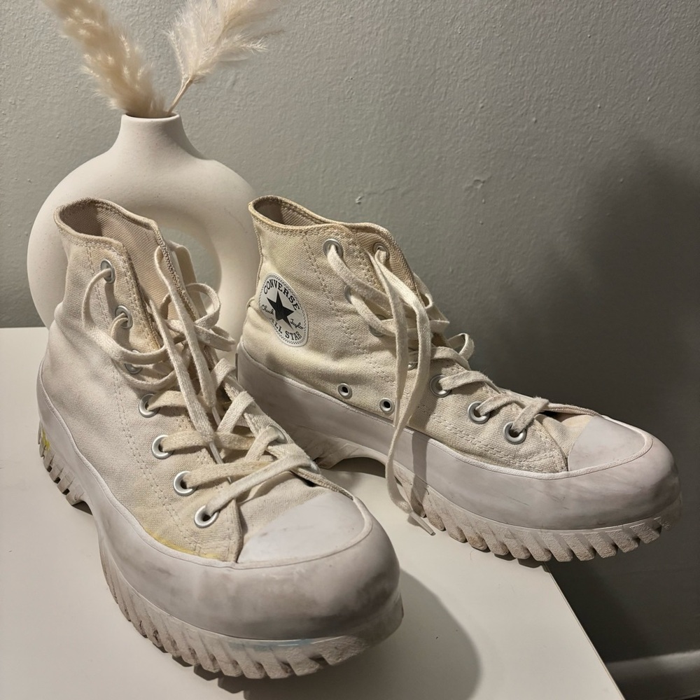 Womens Converse Chuck Taylor All Star Hi Lugged Sneaker